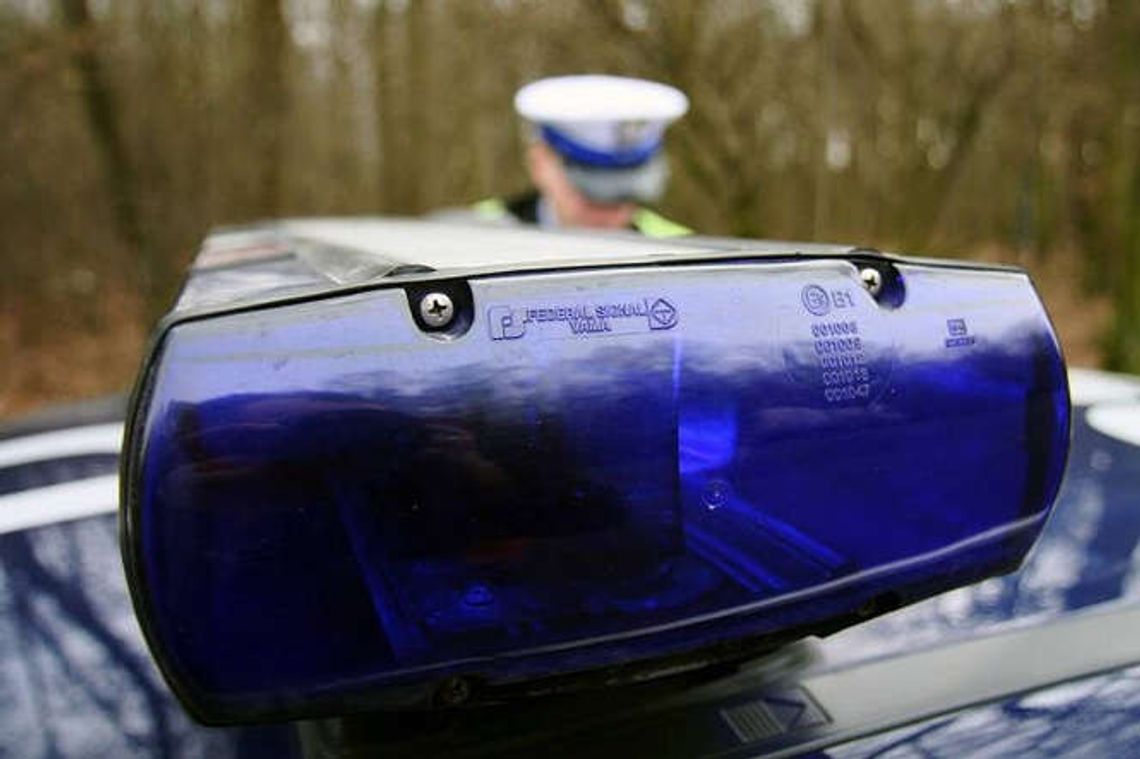 Wyszła z domu przez okno. Rano znaleziono ją martwą