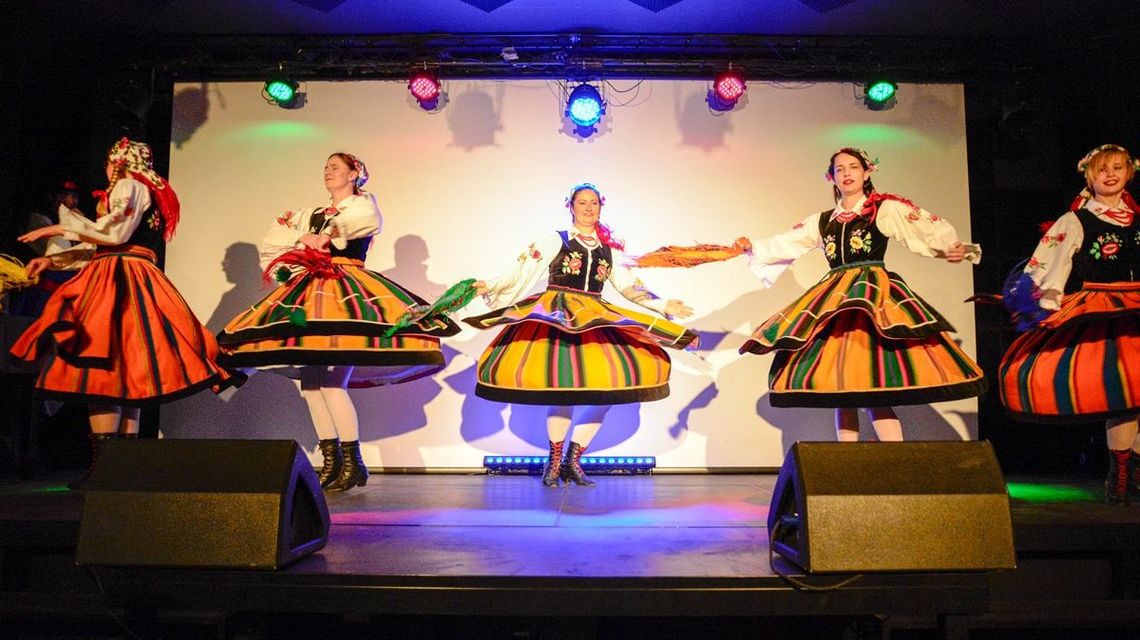 Wytnij hołubca! Powszechna akcja taneczna [zdjęcia]