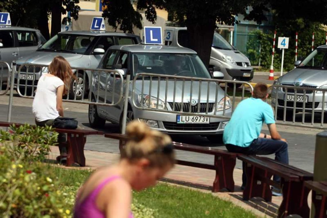Wyższe opłaty dla kandydatów na prawo jazdy. "Podwyżkę wprowadzono po cichu"
