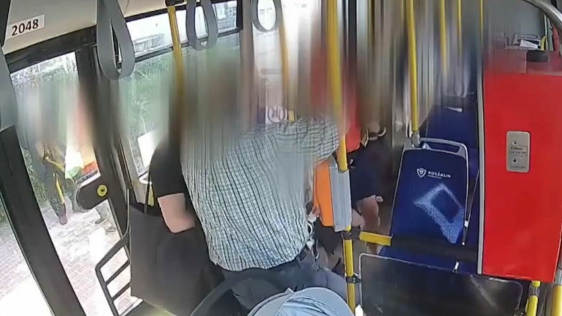 Wyzwiska i rękoczyny. Kontrolerzy w komunikacji miejskiej skarżą się na agresję gapowiczów Wyzwiska i rękoczyny. Kontrolerzy w komunikacji miejskiej skarżą się na agresję gapowiczów