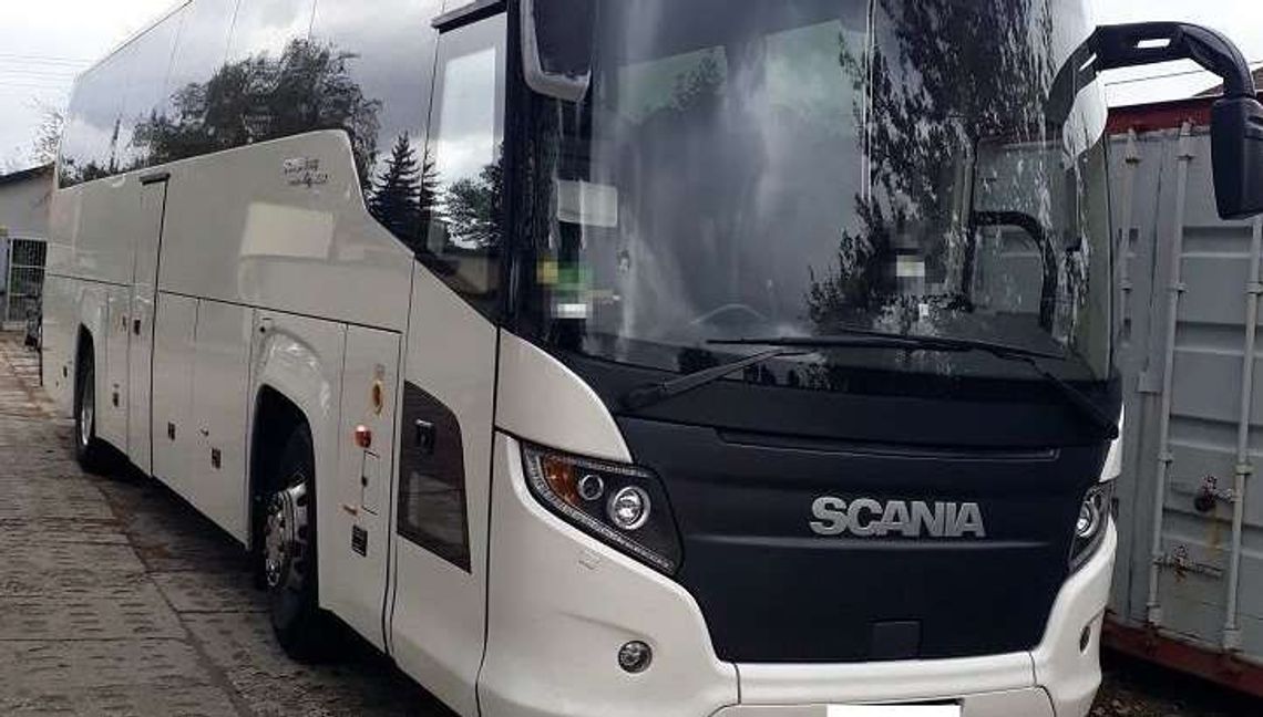 Wzięła w leasing dwa autobusy. Musieli przyjść po nie policjanci