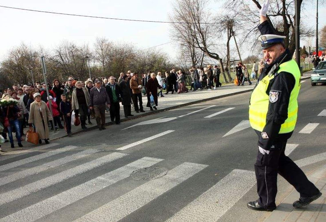 Wzmożone kontrole policji. Sprawdzą pieszych i kierowców