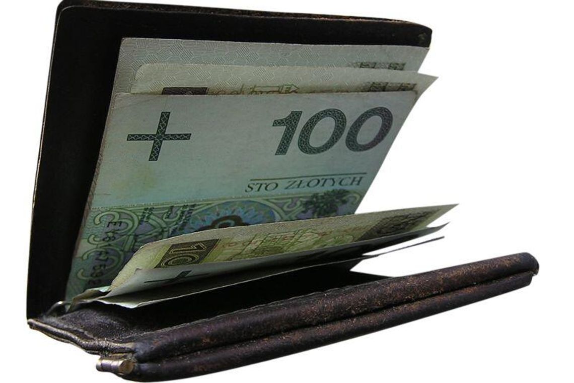 Wzorowa postawa 6-latki. Znalazła portfel z pieniędzmi i oddała