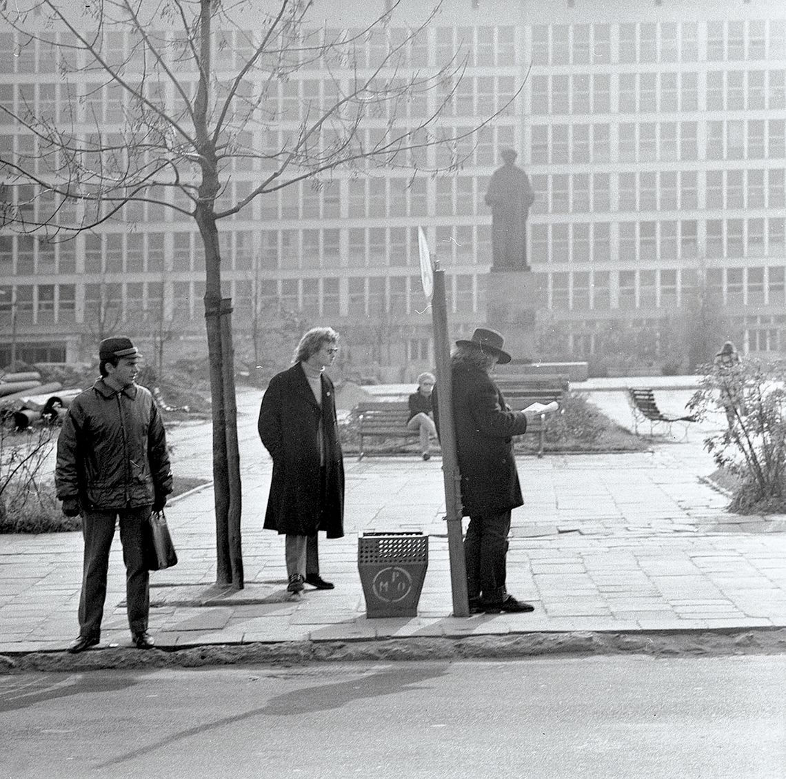 Z ekonomią polityczna socjalizmu w tle Z ekonomią polityczna socjalizmu w tle