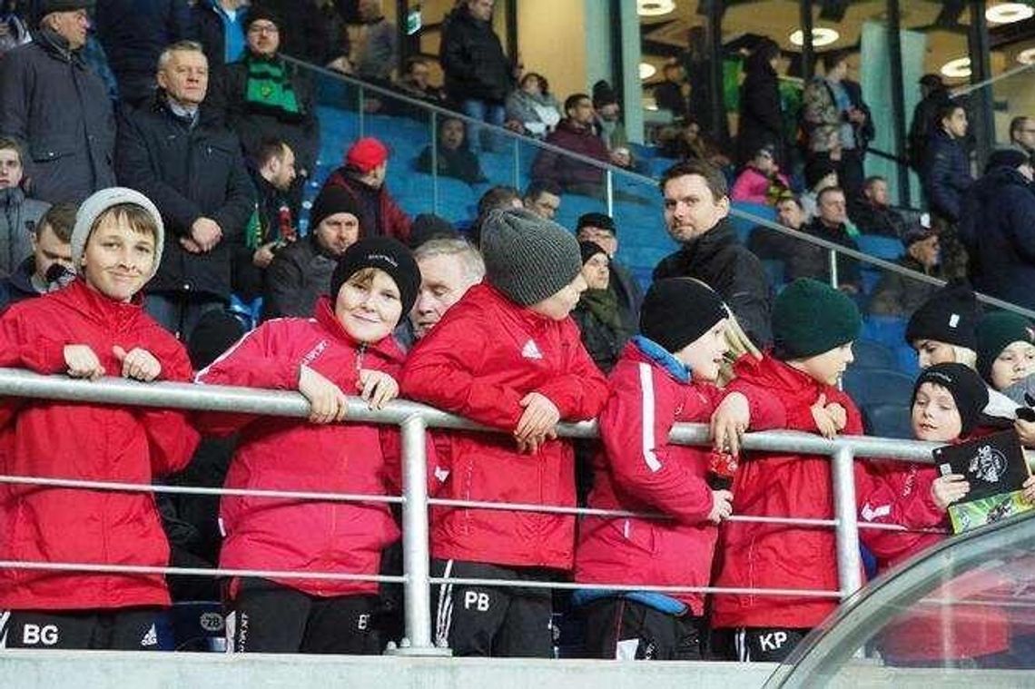 Z frekwencją jest lepiej. Na Górnika przyszło więcej ludzi Z frekwencją jest lepiej. Na Górnika przyszło więcej ludzi