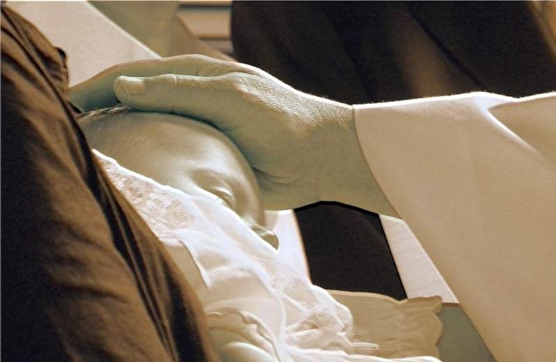 Z kartą rodziny zniżki do chrztu i do przedszkola