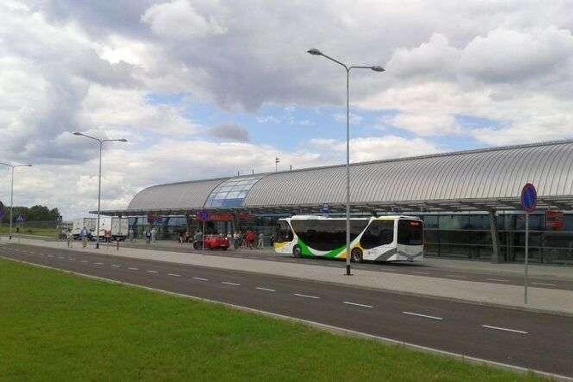 Z Lublina na lotnisko Modlin. PolskiBus z przesiadką
