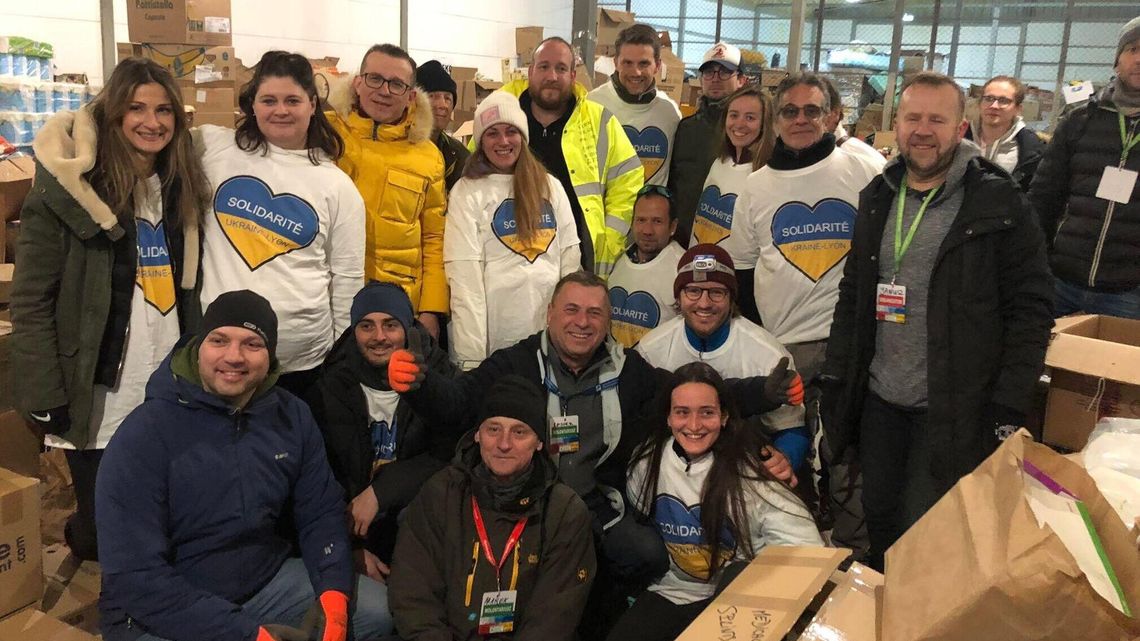 Z Lyonu do Zamościa. Francuzi przywieźli dary, zabierają uchodźców Z Lyonu do Zamościa. Francuzi przywieźli dary, zabierają uchodźców