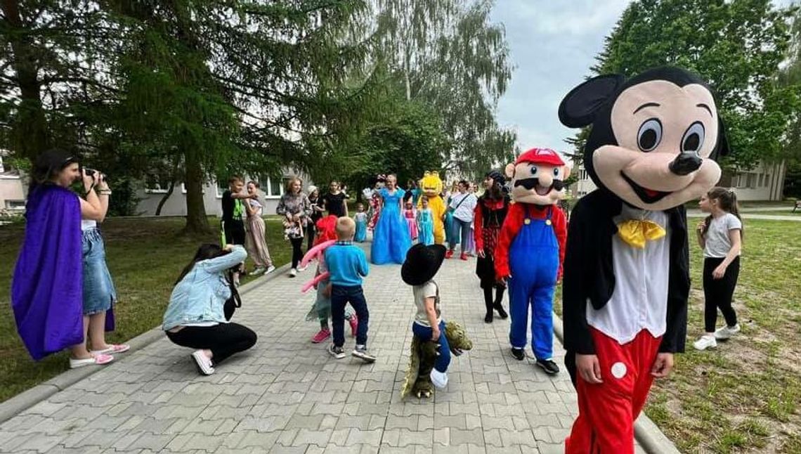 Z Myszką Miki i Królewną Śnieżką. Dzień Dziecka i Rodziny w Biłgoraju