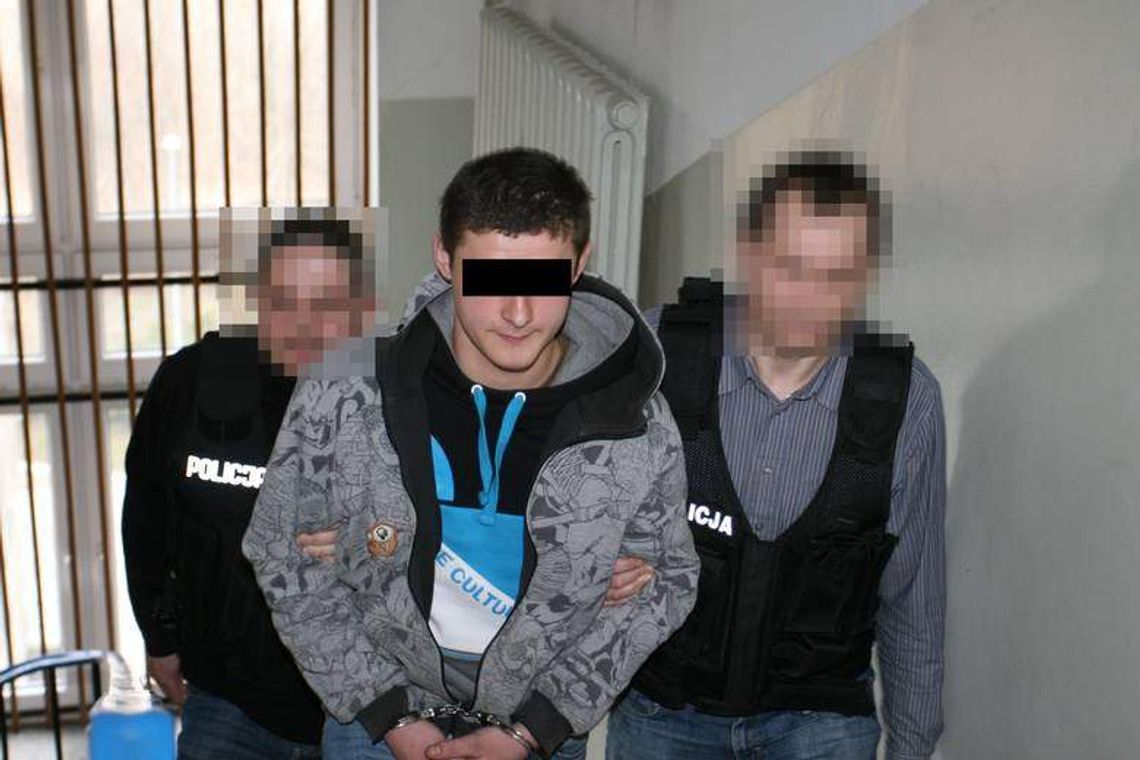 Z nożem na sprzedawców. Bandyci zatrzymani