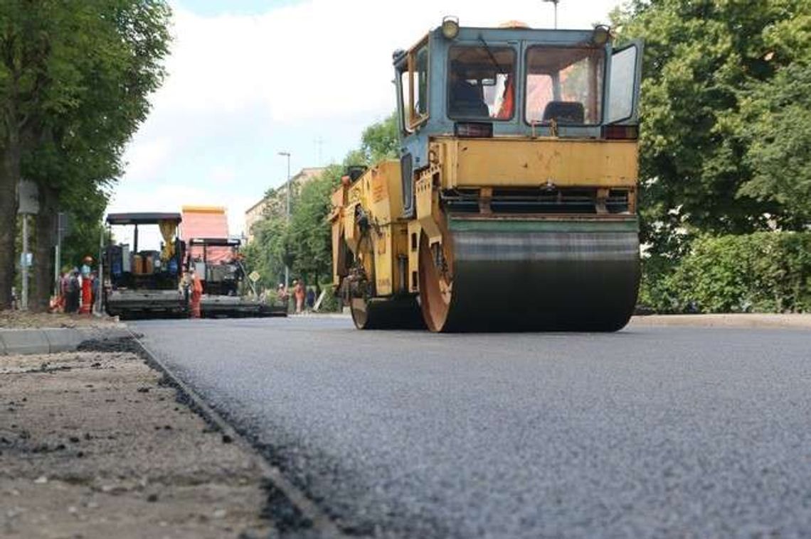 Z oszczędności będą drogi. Które samorządy załapały się na pieniądze? Z oszczędności będą drogi. Które samorządy załapały się na pieniądze?
