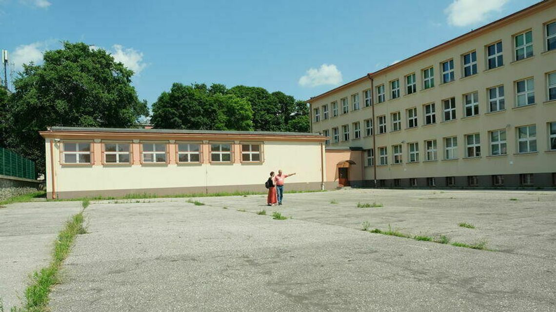 Z windą jest problem, ale sala gimnastyczna w szkole podstawowej w Świdniku ma projektanta