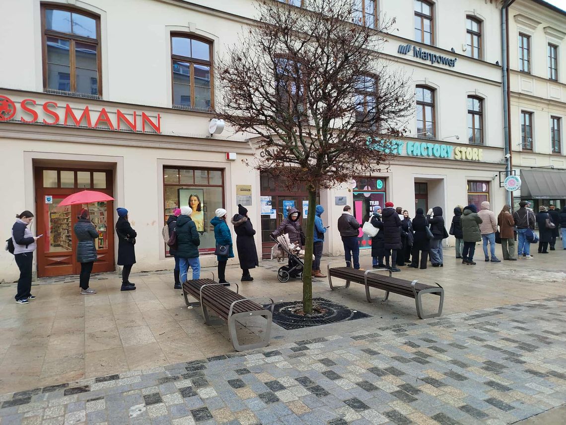 W tłusty czwartek przed cukierniami ustawiają się kolejki