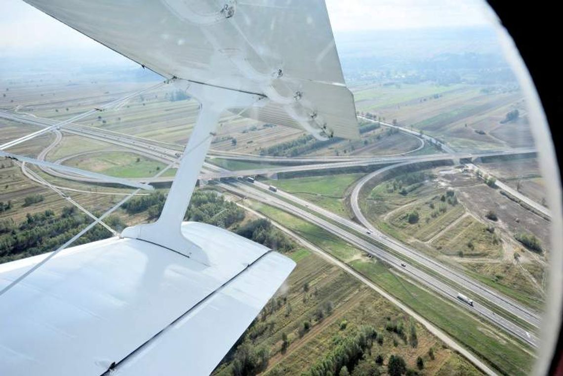 Za drogie światło na ekspresówkach. Gminy nie płacą i przegrywają w sądach Za drogie światło na ekspresówkach. Gminy nie płacą i przegrywają w sądach