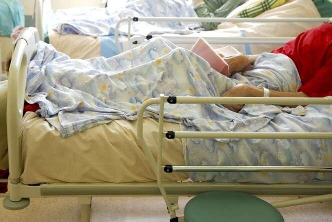 Za mało łóżek dla starszych osób. Brakuje pieniędzy