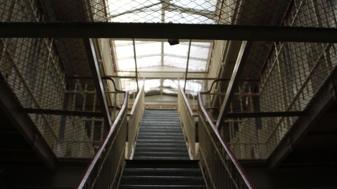 Za mało miejsc dla skazanych. Szwecja wynajmie więzienie w Estonii