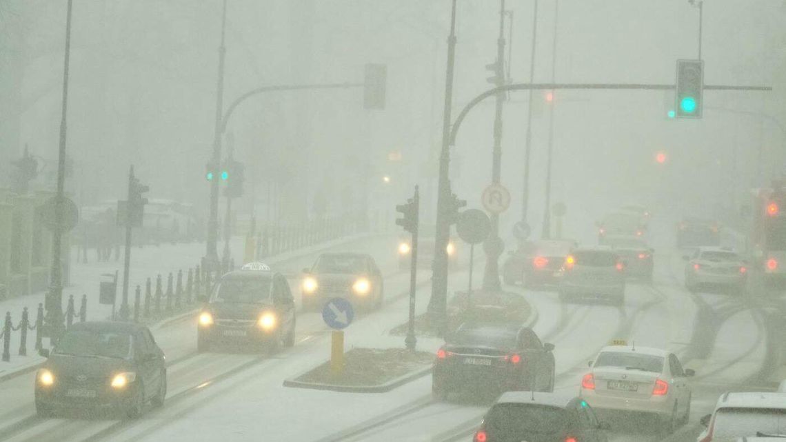 Za oknem zamieć, na ulicach i chodnikach oblodzenie. Ostrzeżenia pogodowe w Lubelskiem