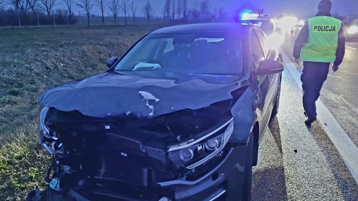 Za szybko. Zderzenie dwóch aut, kierowcy trafili do szpitala Za szybko. Zderzenie dwóch aut, kierowcy trafili do szpitala