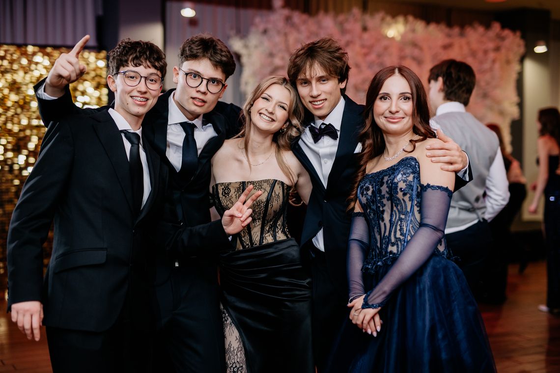 Zabawa do białego rana! Uczniowie Międzynarodowego Liceum "Paderewski" bawili się na swojej studniówce