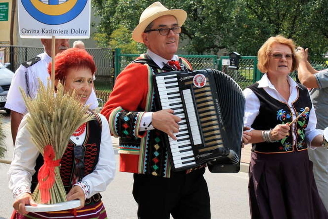 Zabawa i tradycja, czyli dożynki w Gołębiu [zdjęcia]