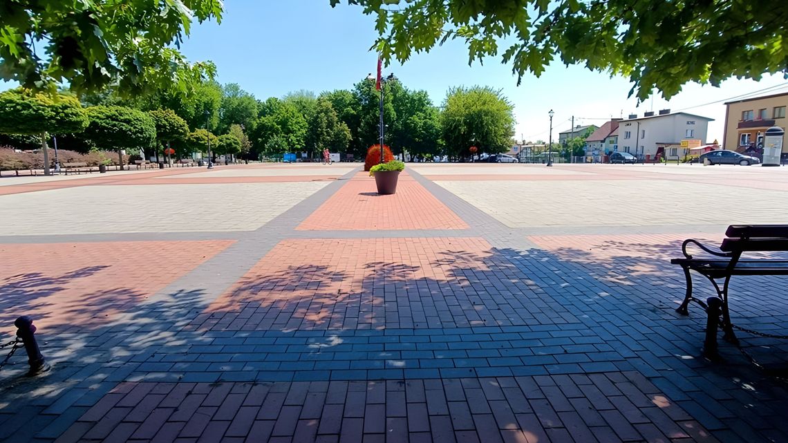 Zabawa na Starym Rynku. Kurów zaprasza na "plażę" Zabawa na Starym Rynku. Kurów zaprasza na "plażę"
