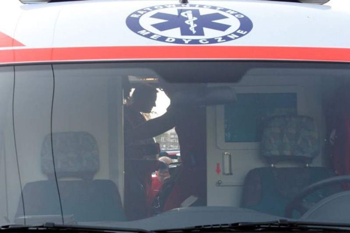 Zabawa sylwestrowa z siekierą i nożem. Dwie osoby w szpitalu