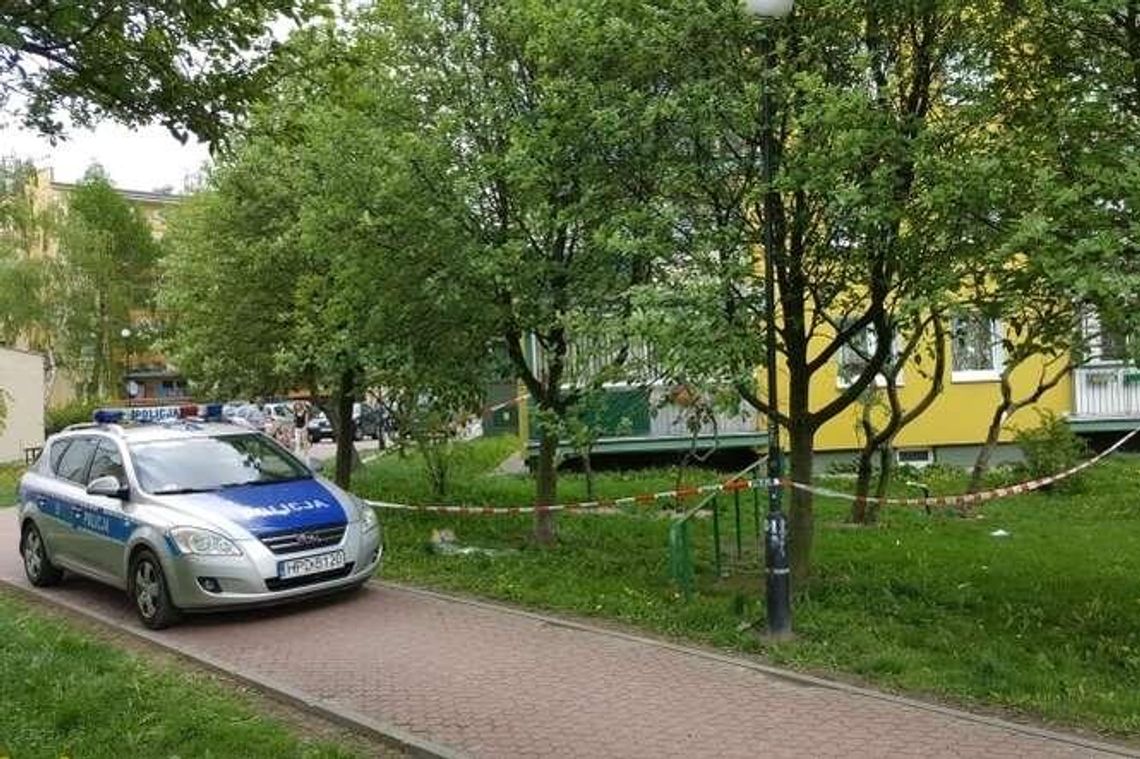 Zabił swoją dziewczynę, a potem wyskoczył z bloku? W jego mieszkaniu znaleziono zwłoki 25-latki