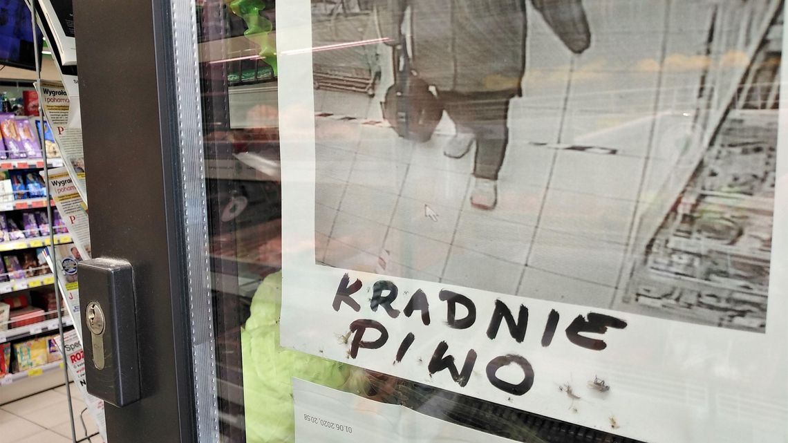 Żabka w Lublinie publikuje zdjęcia złodziei. „Zdjęcia się jeszcze boją”