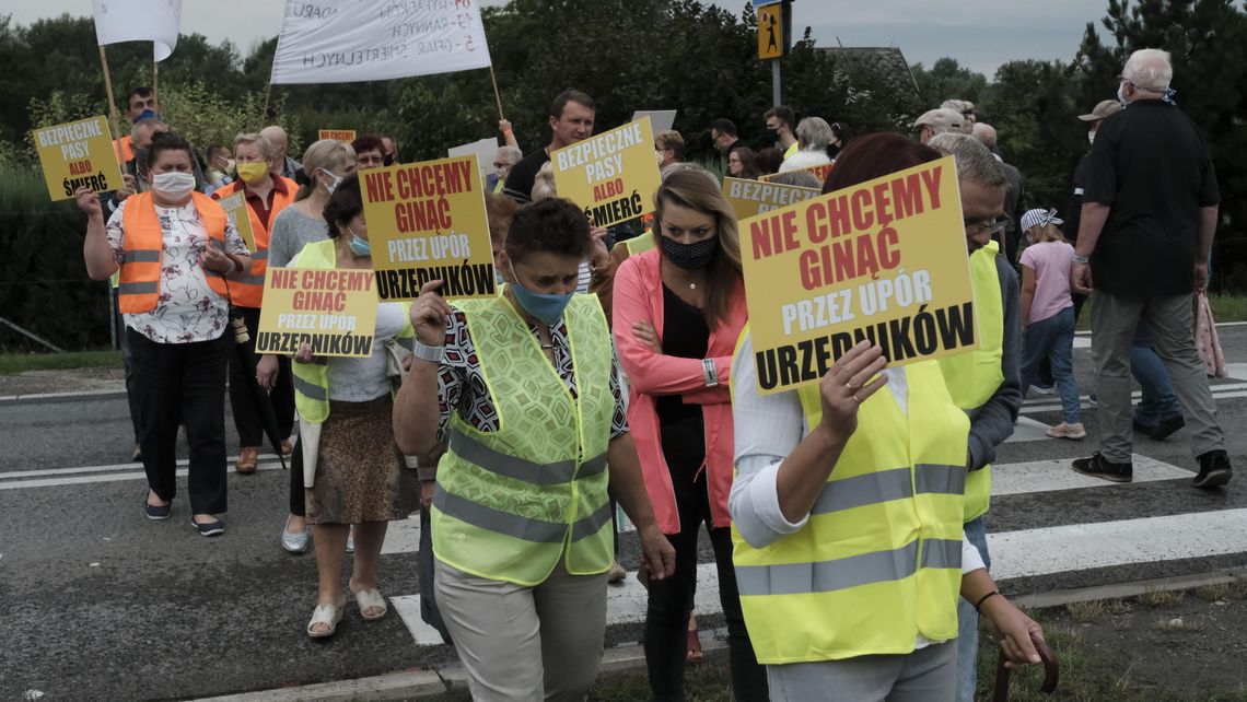 Zablokowali drogi i pieniądze na chodniki się znalazły