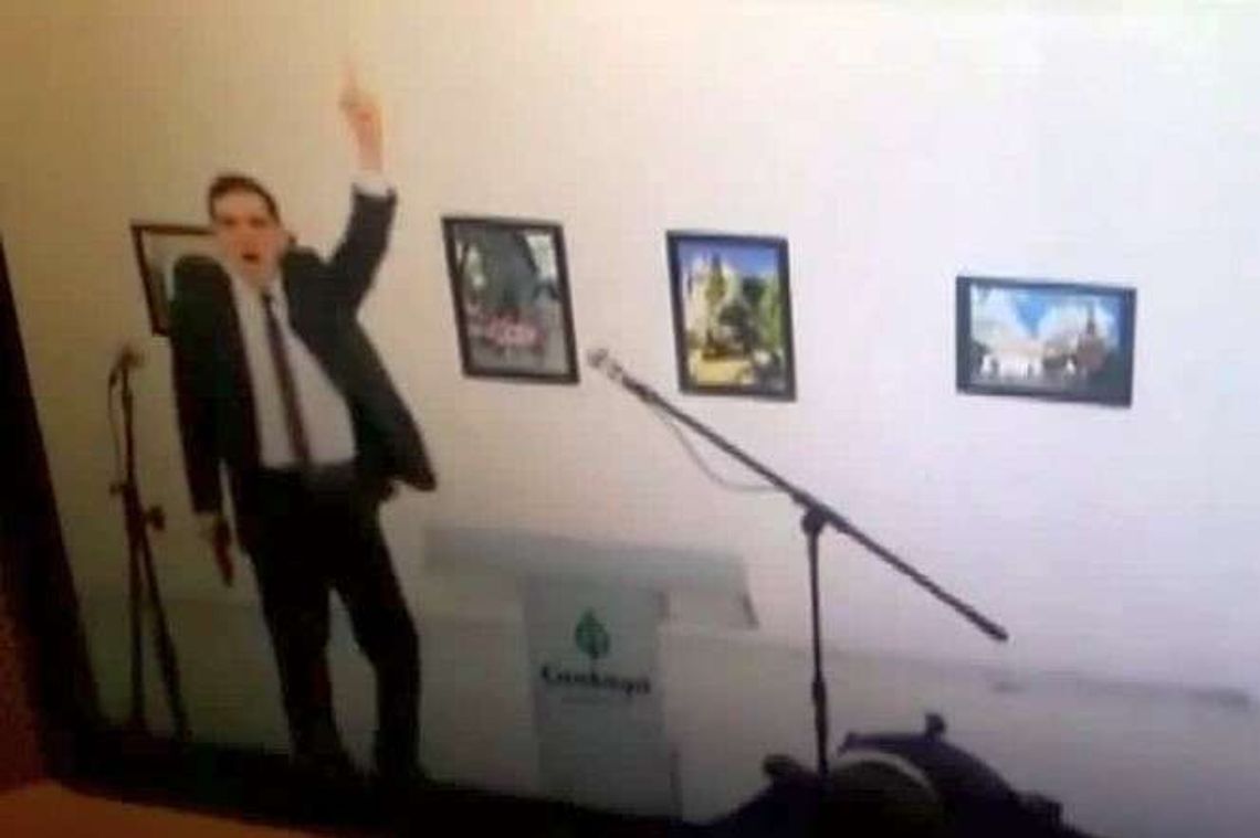 Zabójstwo ambasadora Rosji w Turcji. Kamery zarejestrowały strzały