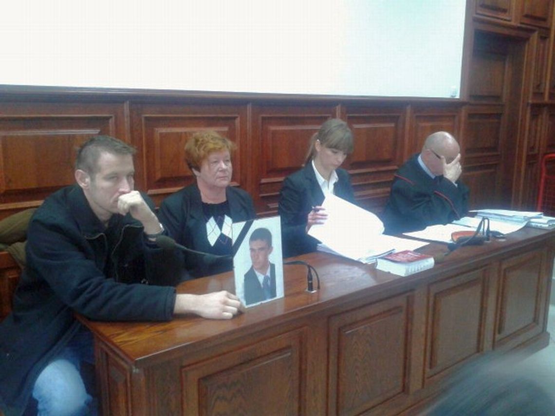 Zabójstwo Pawła Marzędy. Zrozpaczona matka do sądu: \"Nie wypuszczajcie psychopaty\"