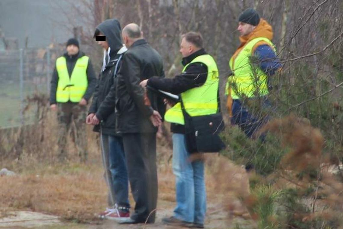 Zabójstwo w Rakowiskach: Kamil N. i Zuzanna M. przyznali się do morderstwa (zdjęcia z wizji lokalnej)