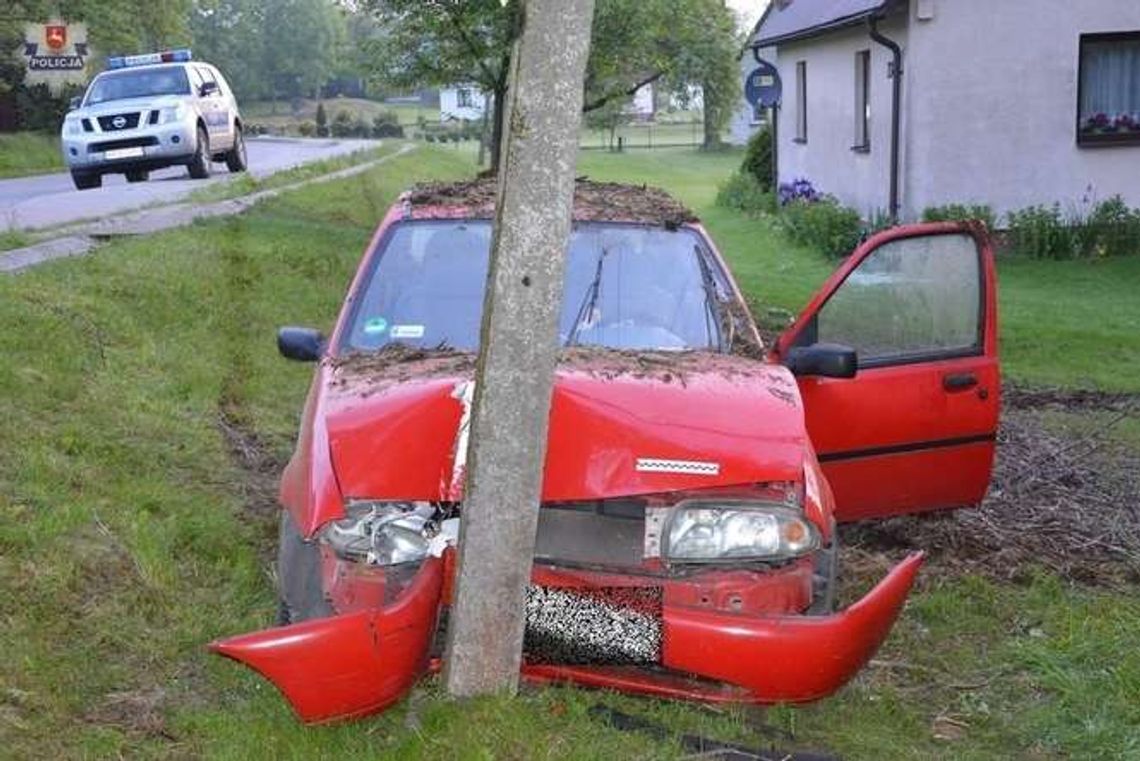 Zabrał dziadkowi auto, skończył na słupie