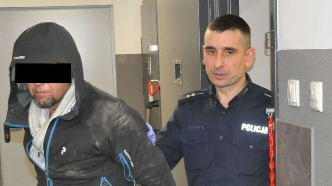 Zabrał matce białą toyotę, wziął broń i ruszył do krewnego