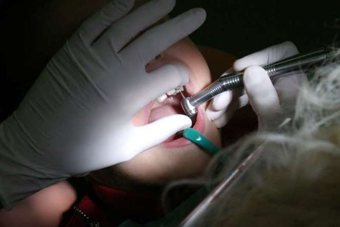 Zabrali dzieciom dentystę. Dlaczego szkolny gabinet stracił kontrakt?