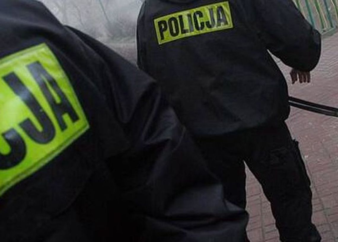 Zabrali przechodniowi kurtkę i czapkę Zabrali przechodniowi kurtkę i czapkę