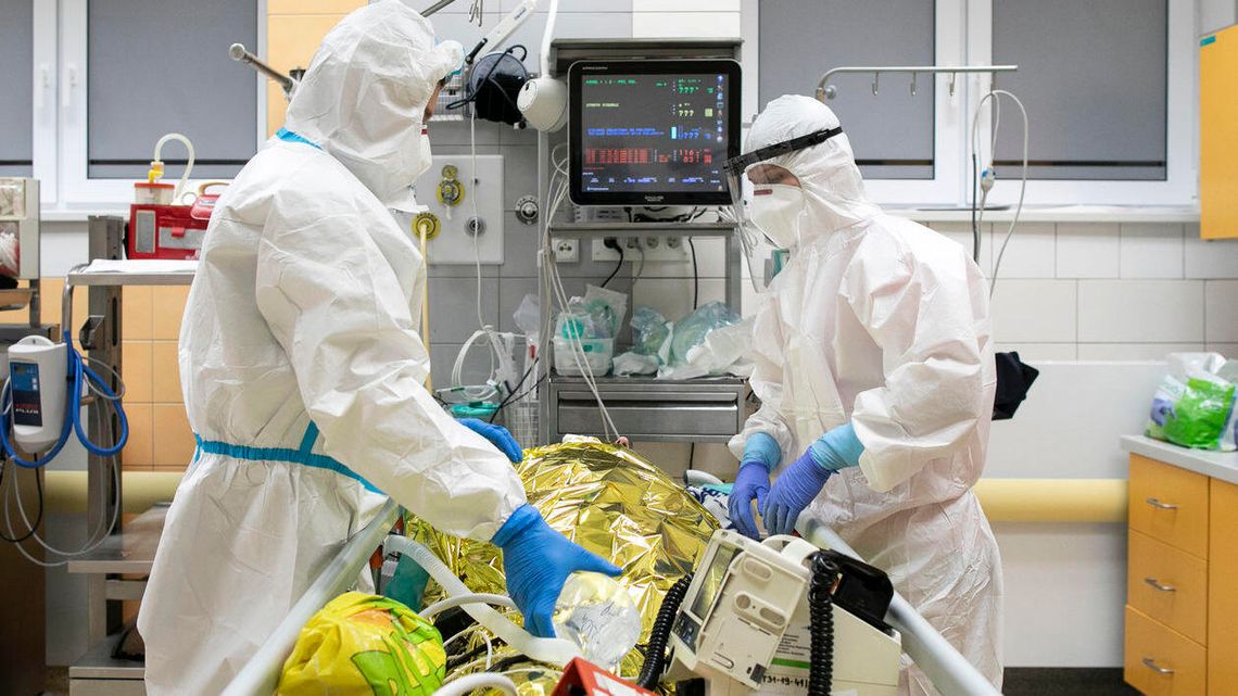 Zaburzenia stanu świadomości, senność, "mgła mózgowa". Lubelski lekarz o objawach neurologicznych SARS-CoV-2