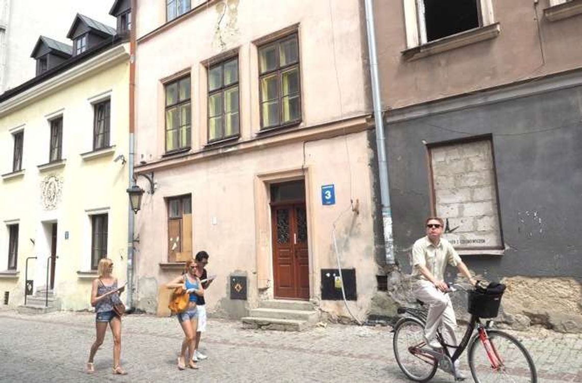 Zabytkowa kamienica na Starym Mieście sprzedana. Inne też doczekają się remontów