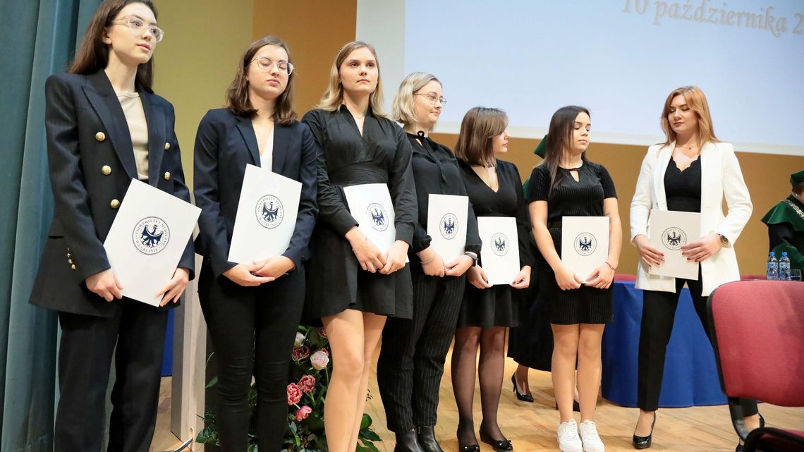 Zaczęli najpiękniejszy okres w życiu. Rektor wspominał co na studiach robił podczas wakacji