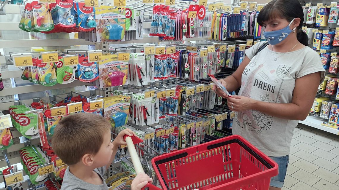 Zaczyna się pakowanie tornistra. "Dzieci nie nastawiają się na to, że długo pochodzą do szkoły"