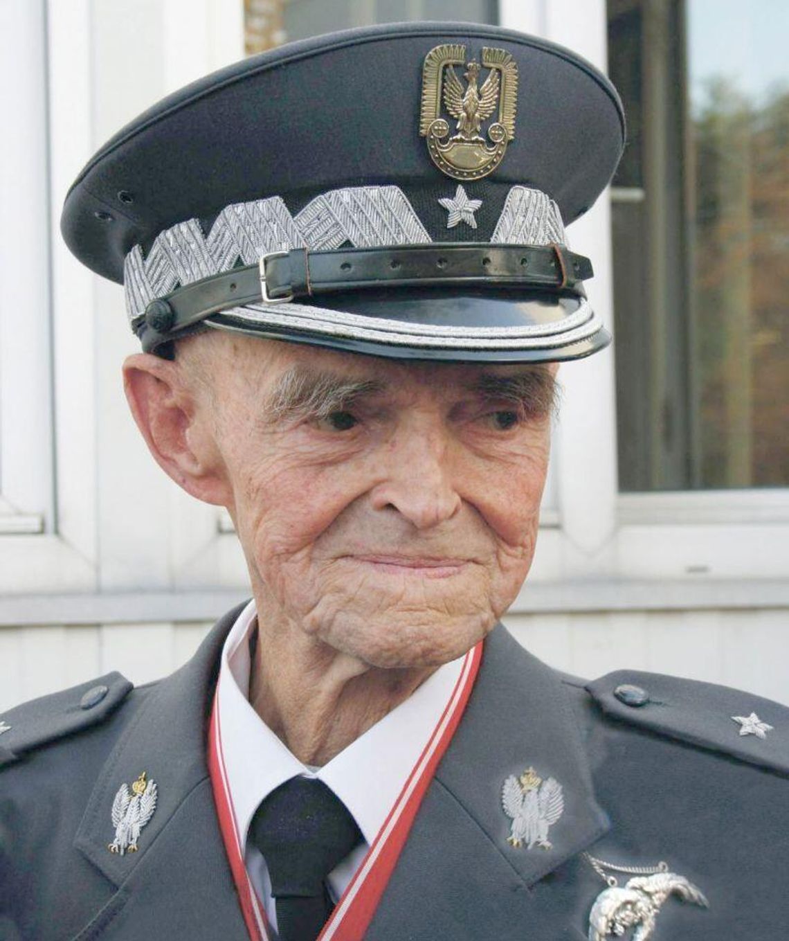 Żąda 36 tys. zł za zdjęcia generała. Ruszył proces