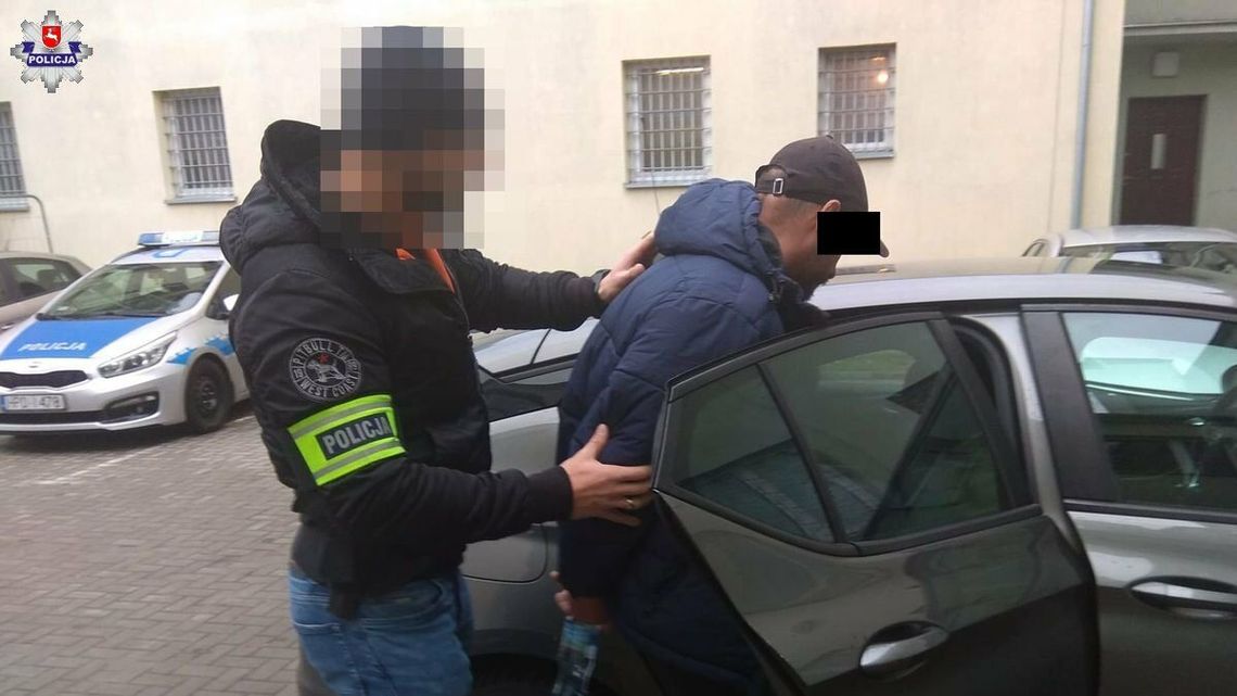 Żądał zwrotu gotówki. Groził pistoletem na kulki 