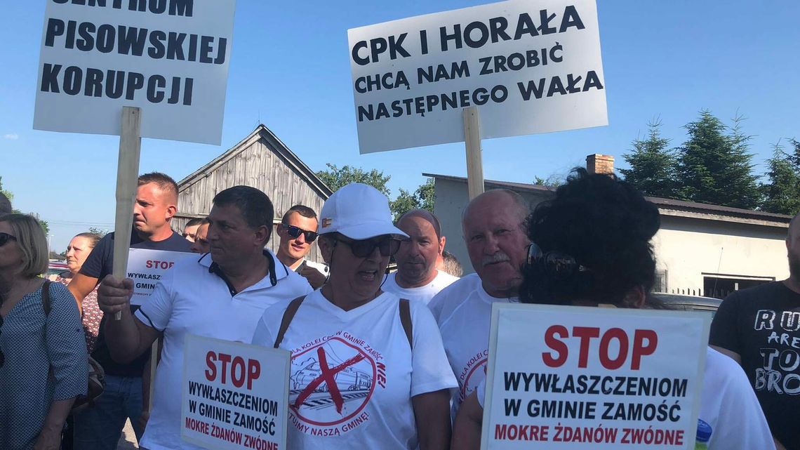 "Żadnych torów przez nasze domy". Mieszkańcy organizują marsz protestacyjny