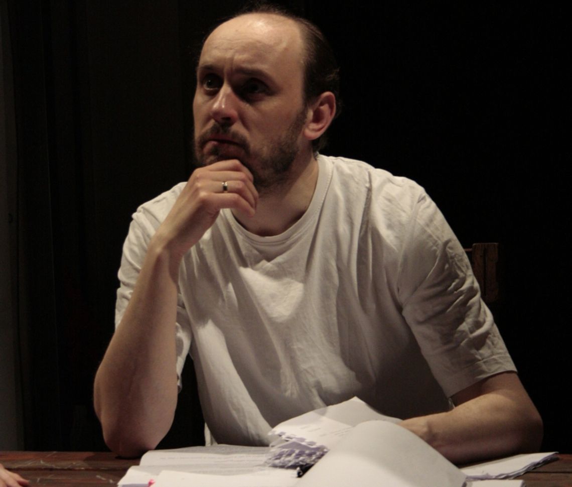 Zagadka gościnności z udziałem Adama Woronowicza