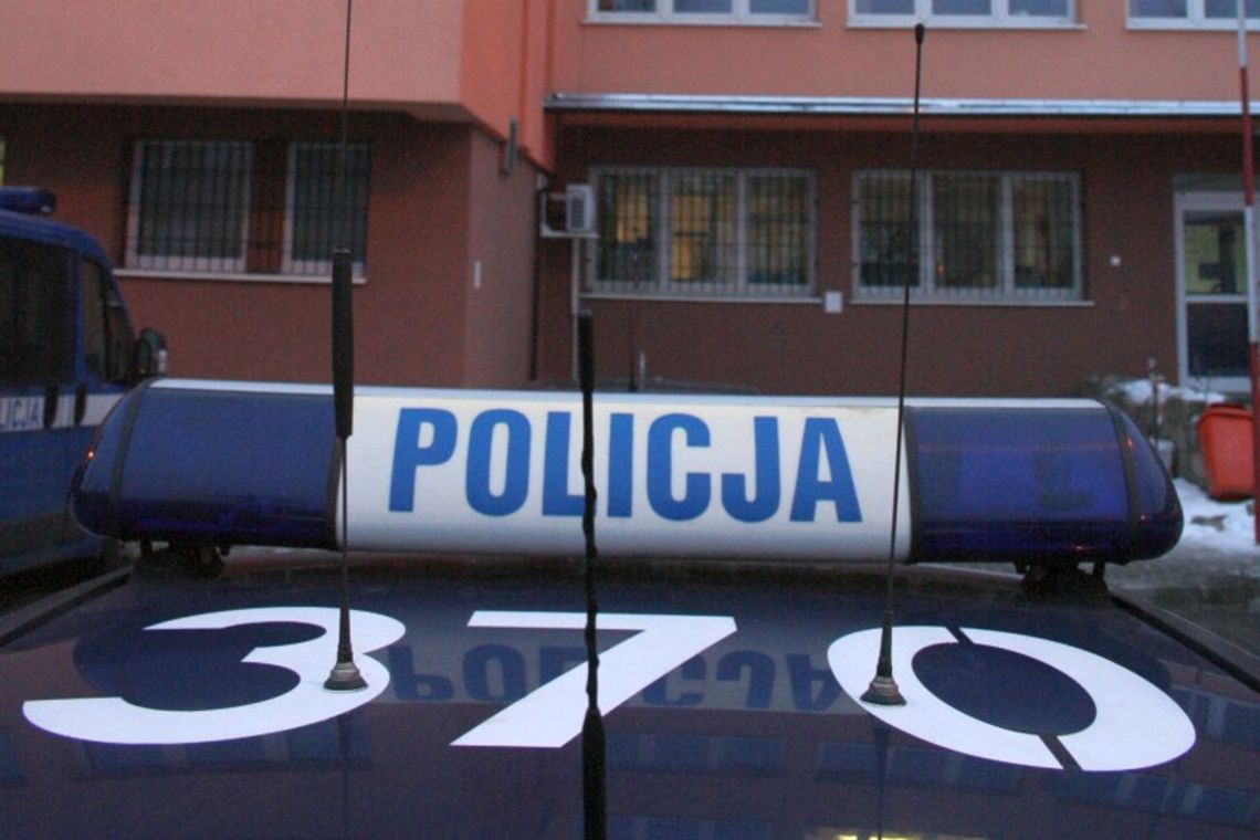 Zagadywali sprzedawców i okradali sejfy w Puławach