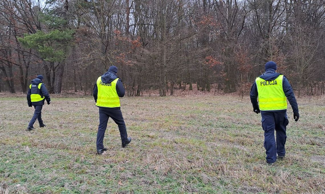 Zaginął w drugi dzień świąt. Znaleziono ciało 45-latka Prace poszukiwawcze funkcjonariuszy Policji