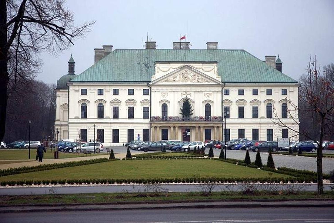 Zagotowało się w urzędzie. Starosta z PSL donosi na urzędnika i radnego PiS