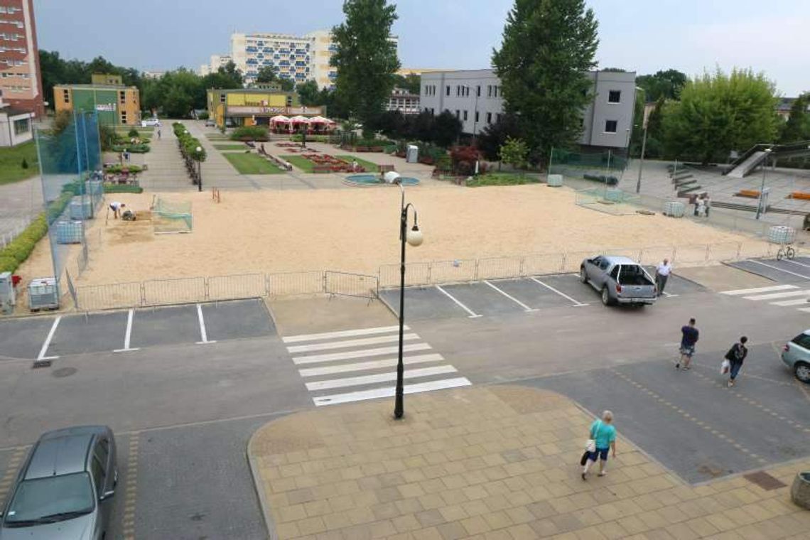 Zagraj w centrum miasta w tenisa plażowego. Turniej w Puławach