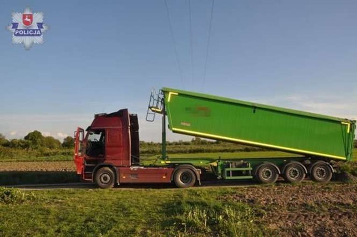 Zahaczył naczepą o linię wysokiego napięcia. Zmarł porażony prądem