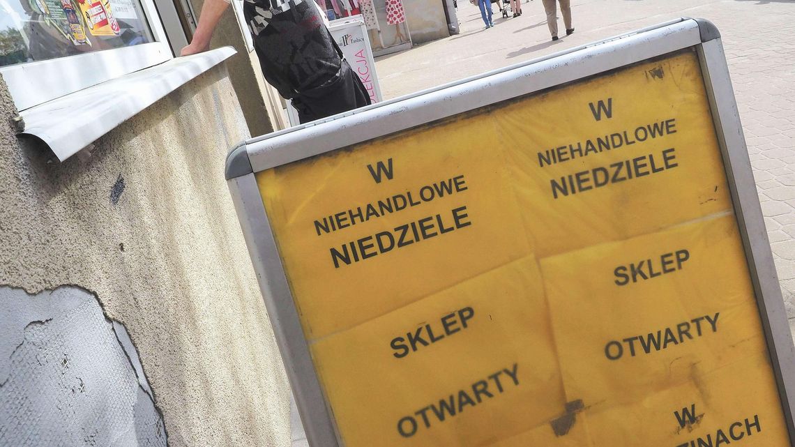Zakaz handlu w niedziele: Kto zyskał, kto stracił? Pierwsze wyniki zaskakują